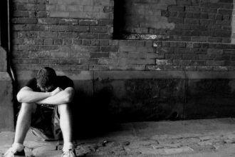 Πώς συνδέονται οι λοιμώξεις με τις τάσεις αυτοκτονίας