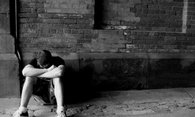 Πώς συνδέονται οι λοιμώξεις με τις τάσεις αυτοκτονίας