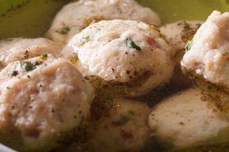 Κεφτεδάκια από ψωμί και σπανάκι