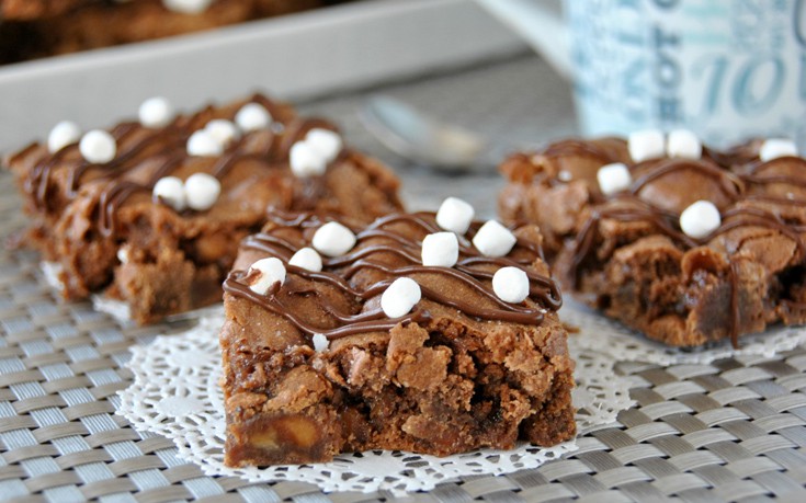 Μπράουνις σοκολάτας με καραμέλα