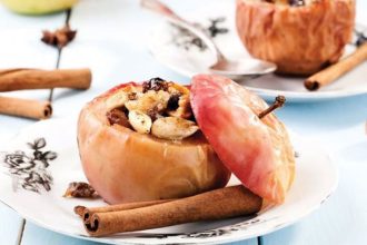 Ψητά μήλα με μαρμελάδα φράουλα και λίγες θερμίδες