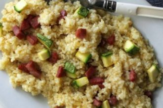 Σαλάτα με πλιγούρι και κολοκυθάκια