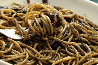 Μακαρονάδα με σουπιές