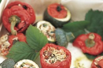 Γεμιστά λαχανικά με ρύζι, τυριά και αντζούγιες