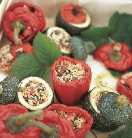 Γεμιστά λαχανικά με ρύζι, τυριά και αντζούγιες