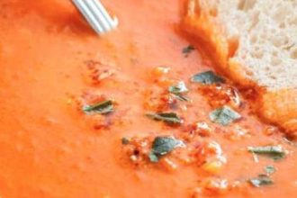 Εύκολη ντοματόσουπα με καρότα