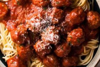 Σπαγγέτι με κεφτέδες