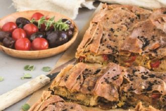 Πατατόπιτα με λαχανικά και ελιές