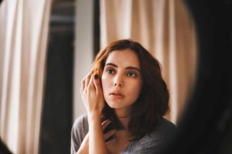 Το μυστικό για την τέλεια επιδερμίδα είναι κυριολεκτικά στο χέρι σου