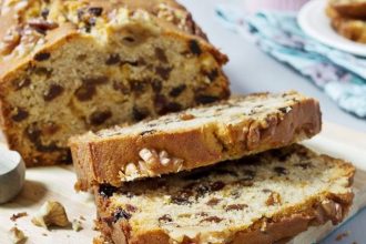 Λαχταριστό κέικ με βρώμη και φρούτα χωρίς ζάχαρη