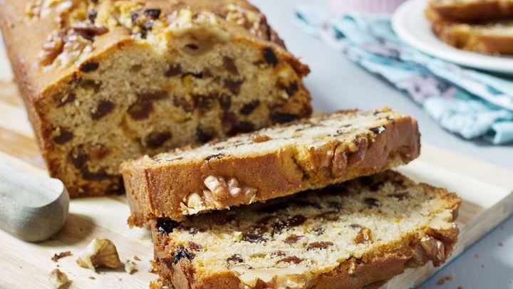 Λαχταριστό κέικ με βρώμη και φρούτα χωρίς ζάχαρη