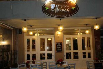 Η "κουζίνα της Ντίνας": Κάτι νέο μύρισε στην Τριών Ναυάρχων