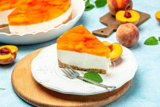 Cheese cake με ζελέ και ροδάκινα