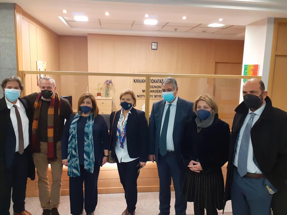 Μία πρόταση για δείπνο στην Υπουργό που παρ' ολίγο να προκαλέσει τοπικό πολιτικό επεισόδιο!