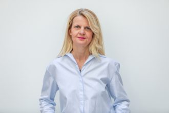 Εύα Αθανασοπούλου: «Επιβάλλεται να ψηφίσουμε»