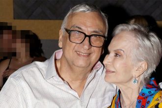 Ξέσπασε σε λυγμούς η σύζυγος του Δημήτρη Σούρα: «Προσπαθώ να μαζέψω τα κομμάτια μου»