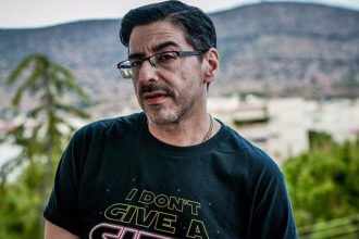 Μιθριδάτης: Δύσκολες ώρες για τον γνωστό ράπερ – Έχασε τον πατέρα του