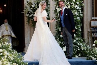 Πριγκίπισσα Θεοδώρα: Το νυφικό της είναι η επιτομή της κομψότητας – Όλες οι λεπτομέρειες του bridal look της