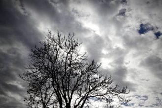 Πέντε αλλαγές που φέρνει η πτώση της θερμοκρασίας σε σώμα και διάθεση