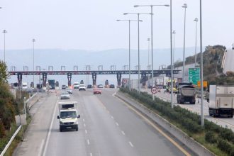 Τροχαίο: Εκτροπή οχήματος στην Εγνατία Οδό – Εγκλωβισμένα δύο άτομα