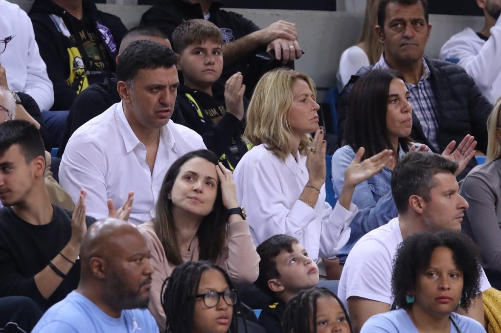 Κικίλιας και Μπαλατσινού παρακολούθησαν το ματς της ΑΕΚ με τον Απόλλωνα Πάτρας