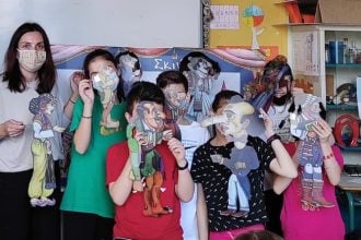 «Ο Καραγκιόζης ηλεκτρολόγος» από τους μαθητές της Ε΄ τάξης του 10ου Δημοτικού Σχολείου