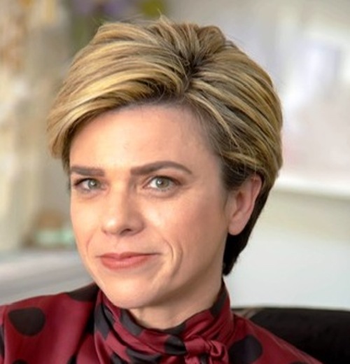 H περίφημη «κανονικότητα» που μας επιφυλάσσει το τράβηγμα της μάσκας