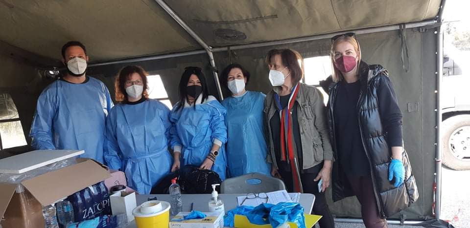 Ιατρική εξέταση κι εμβολιασμός παιδιών Ρομά στο Δήμο Πατρέων