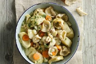 Αγκινάρες αλά πολίτα με σουπιές