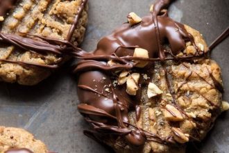 Μπισκότα με φυστικοβούτυρο και σοκολάτα