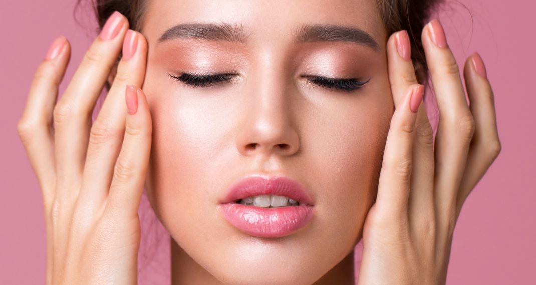 Αυτό είναι το top makeup product που δεν πρέπει να λείπει από το νεσεσέρ μας το 2018