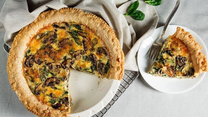 Απολαυστική τάρτα με σπανάκι και μανιτάρια