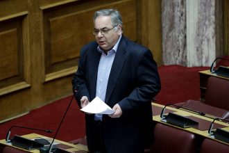 Εντάσσεται στο δυναμικό του Γενικού Νοσοκομείου Λάρισας ο βουλευτής του ΚΚΕ Γιώργος Λαμπρούλης