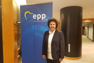 Το μήνυμα της Αθηνάς Τραχήλη στους 17χρονους νέους ψηφοφόρους