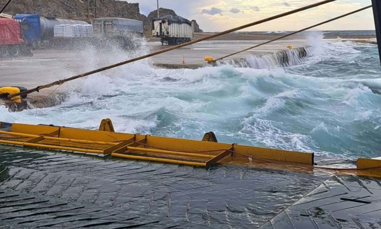 Απαγορευτικό απόπλου από λιμάνια λόγω των θυελλωδών ανέμων