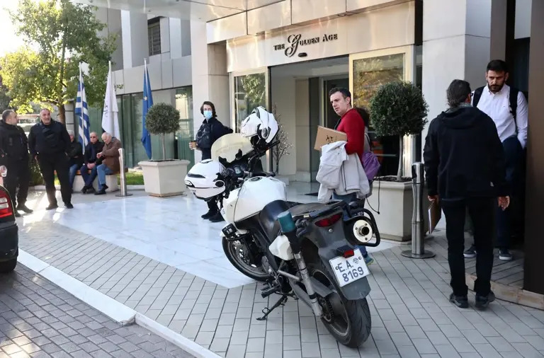 Τραγωδία στη Μιχαλακοπούλου: Νεκρή γυναίκα που έπεσε στο κενό από τον 7ο όροφο ξενοδοχείου