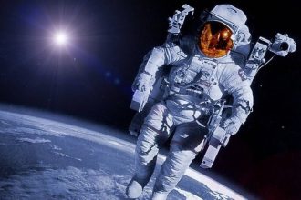«Θρίλερ» στο διάστημα: Αστροναύτης βρήκε μυστηριώδη σβώλο - «Φύγε αμέσως από εκεί»
