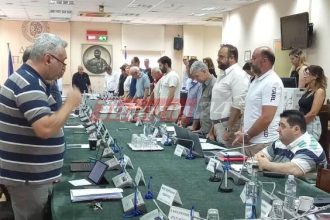 Τηρήθηκε ενός λεπτού σιγή στο δημοτικό συμβούλιο με παρέμβαση Αντώνη Χαροκόπου