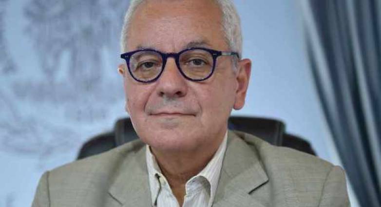 Η σφαλιάρα της εξουσίας