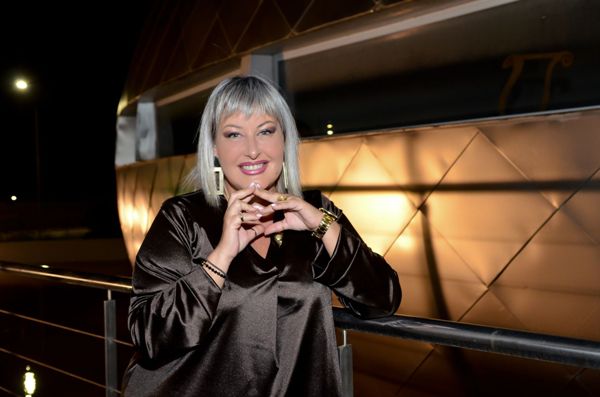 Η εικαστικός Σοφία Πουλή δίνει έκφραση ή συνείδηση στα βότσαλα; ΦΩΤΟ