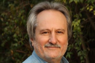 Με Χάρη Δούκα ο Γιώργος Θωμάς