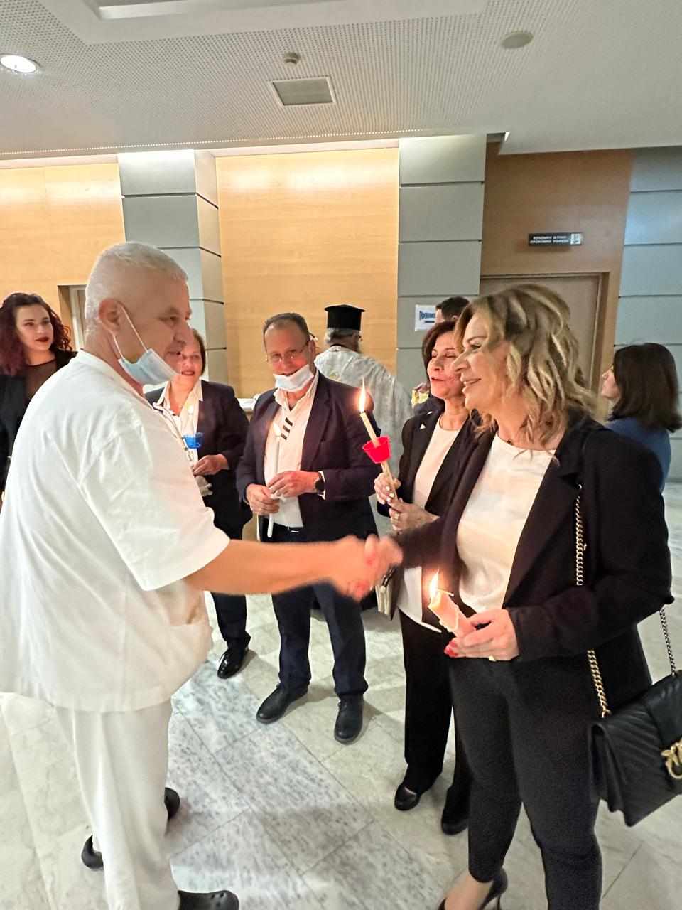 Χριστίνα Σταρακά: Ανάσταση με το νοσηλευτικό και ιατρικό προσωπικό του Νοσοκομείου Αγρινίου