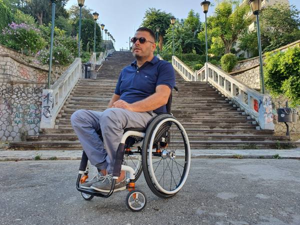 Για τον Άλκη, τον Μιχάλη και τον Γιώργο…