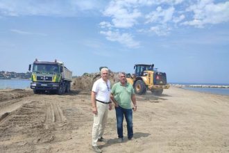 Για τα έργα στις Αλυκές ο Δημήτρης Μπαρμπούνης μαζί με τον Φωκίων Ζαΐμη