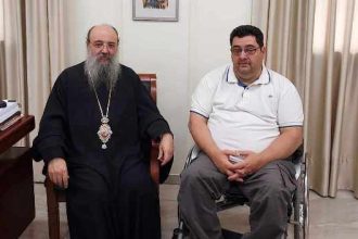 Συνάντηση του Αντώνη Χαροκόπου με τον Μητροπολίτη Πατρών