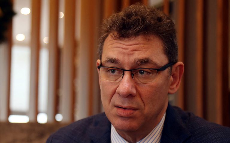 Ο Άλμπερτ Μπουρλά σήμερα στο Πανεπιστήμιο Πατρών