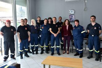 Ελένη Αδαμοπούλου: Ακούγοντας τα προβλήματα των πυροσβεστών ΦΩΤΟ