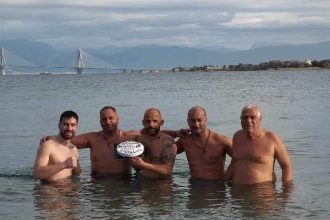 Πάτρα: Χειμερινοί κολυμβητές έκοψαν την πίτα τους