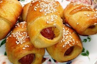 Αφράτα λουκανικοπιτάκια