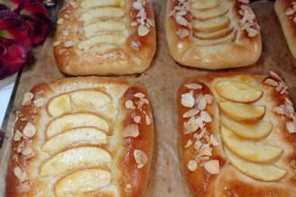 Αφράτα ψωμάκια μήλου